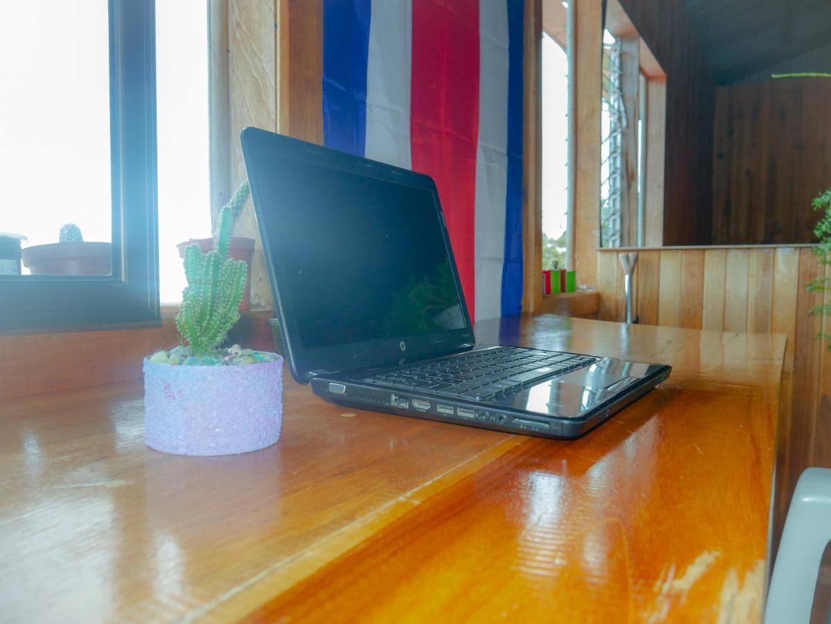 Monte Los Lirios Lodge Monteverde Eksteriør bilde